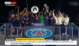 Le footballeur Kylian Mbappé a fait ses adieux hier soir au Parc des Princes lors de son dernier match dans l'enceinte sous les couleurs parisiennes contre Toulouse pour la 33e journée de Ligue 1 - Regardez