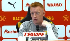 Still : «On a plusieurs options» - Foot - C4 - Lens