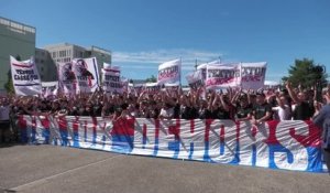 Lyon - Un millier de supporters de l'OL devant le Groupama Stadium pour manifester contre John Textor