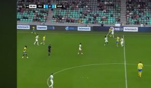 Le but depuis le milieu de terrain de Deni Juric - Foot - Slovénie - Koper