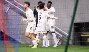 Ligue 2 : Reims assure à Clermont et reste sur le podium