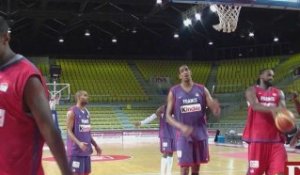 Tony Parker avant le Tournoi International de Strasbourg