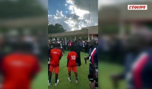 Emmanuel Macron a échangé quelques passes avec les présidents sénégalais et kényan lors d’un sommet au Kenya - Foot