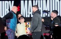 Le face-off de Fury avec Makhmudov avant son grand retour - Boxe