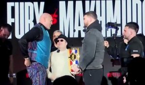 Le face-off de Fury avec Makhmudov avant son grand retour - Boxe