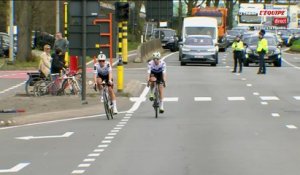 Marlen Reusser l'emporte d'un souffle sur Demi Vollering - Cyclisme - A travers la Flandre