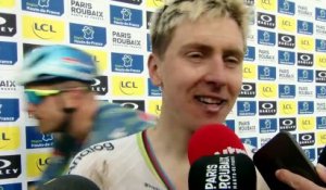 Paris-Roubaix 2026 - Tadej Pogacar en interview d'après course