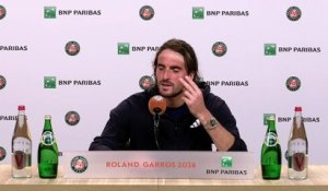 Roland-Garros 2026 - Stefanos Tsitsipas : "Si vous m'aviez dit à l'Open d'Australie 2022 que Jannik Sinner allait devenir aussi bon..."