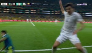 Il découpe Luis Diaz et se prend le cameraman