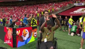 Coupe du Monde 2026 : En chaise roulante, Ismaël Koné ovationné à Vancouver après sa grave blessure