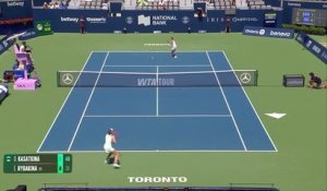 Toronto - Rybakina démarre dans la douleur