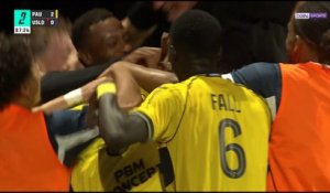 Ligue 2 : Pau capitalise sur sa supériorité numérique et s’impose face à Dunkerque