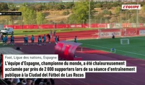 L'équipe d'Espagne, championne du monde, a été chaleureusement acclamée par près de 2 000 supporters lors de sa séance d'entraînement à Las Rozas - Foot - Ligue des nations - Espagne
