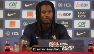 Bleus - Camavinga : "Dembélé nous pousse énormément sur le terrain"