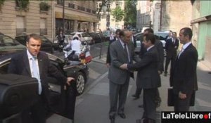 1018 SARKOZY-CHIRAC, POIGNÉE DE MAIN POUR LA PAIX (?)