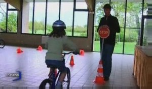 La Génétouze : Les petits apprennent les règles du vélo