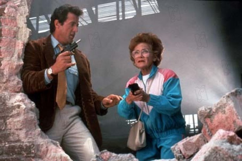 Arrête Ou Ma Mère Va Tirer Streaming Voir toutes les photos du film Arrête ou ma mère va tirer et affiches