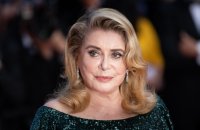 Catherine Deneuve et Vincent Dedienne, mère et fils dans Terrible Jungle
