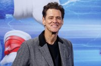 Sarcastique avec le tout Hollywood, Jim Carrey sort un livre autobiographique