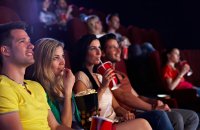 Les revenus du cinéma au plus haut dans le monde entier