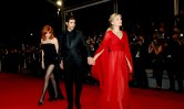 Mélanie Laurent, sublime en robe rouge
