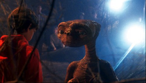 E.T. l'extra-terrestre : Steven Spielberg envisageait un film sombre et violent