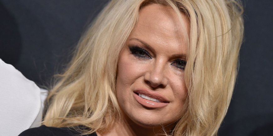 Pamela Anderson enfilera-t-elle de nouveau le maillot de bain rouge ?