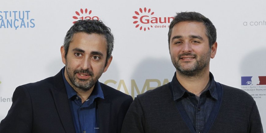 Eric Toledano et Olivier Nakache au photocall de [ITALIC]Samba[/ITALIC] à l'Ambassade de France à Madrid en février 2015