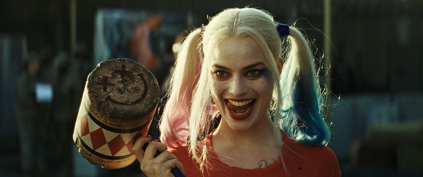 Margot Robbie dans son costume de Harley Quinn pour 