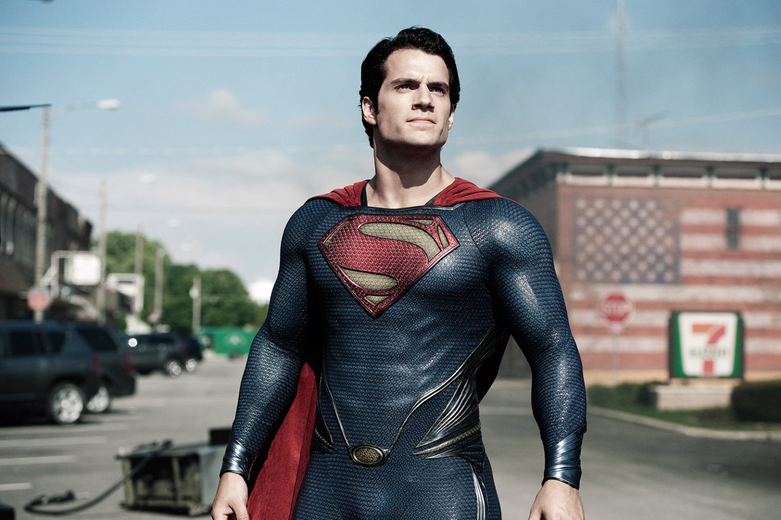Henry Cavill dans son costume de Superman sur le tournage de Man of Steel