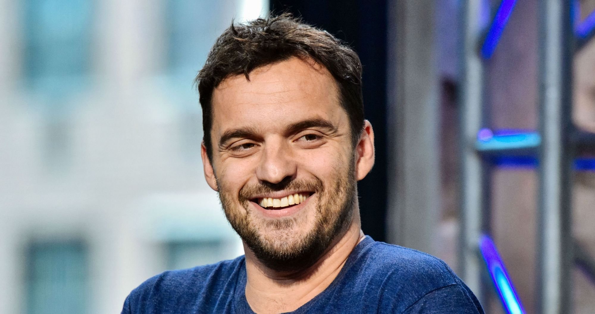 Jake Johnson est plus connu pour son rôle dans la série New Girl