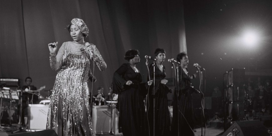 Aretha Franklin en concert au Palais des Sports de Paris, le 28 novembre 1977.