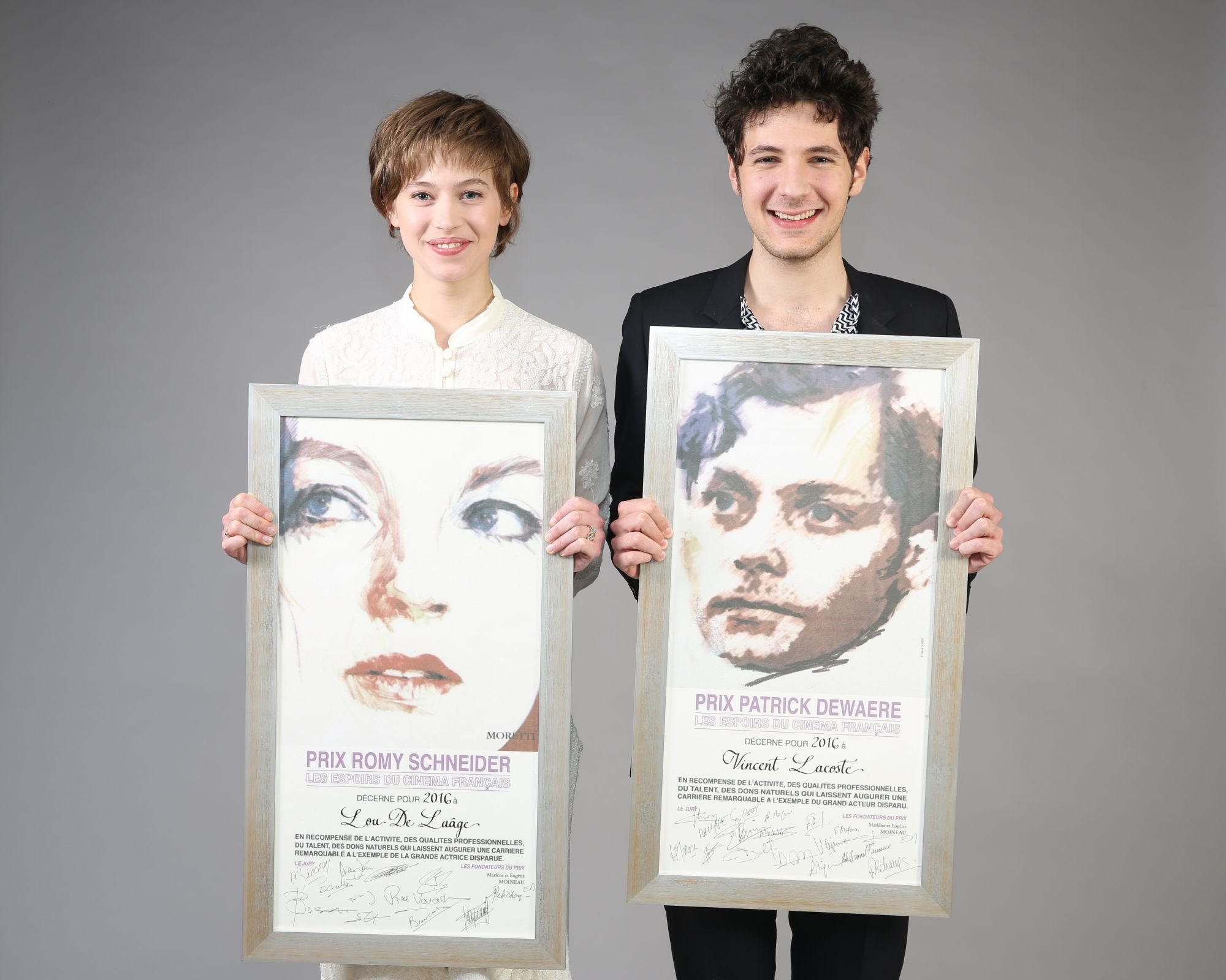 Lou de Laâge et Vincent Lacoste recevant les Prix Romy Schneider et Patrick Dewaere 2016