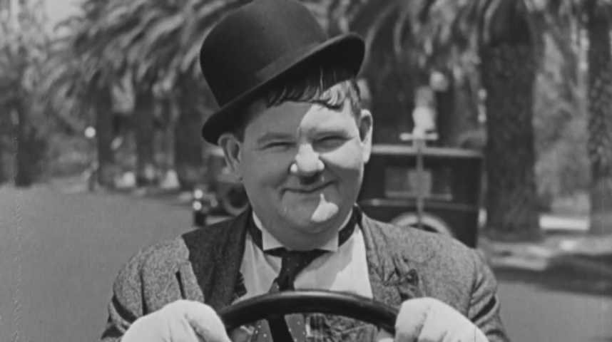 Laurel et Hardy Délires à deux - Bande annonce 1 - VF - (1933)