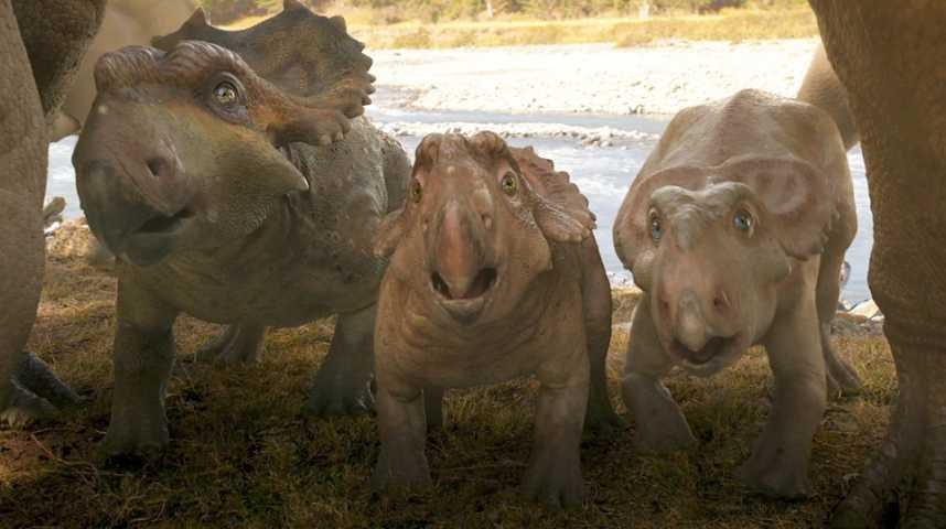 Sur la terre des dinosaures, le film 3D - Extrait 10 - VF - (2012)