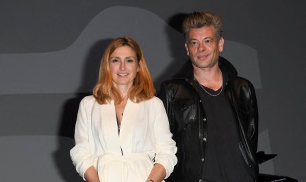 Julie Gayet et Benjamin Biolay lors du Festival du film Francophone d'Angoulême, le 31 août 2020.

