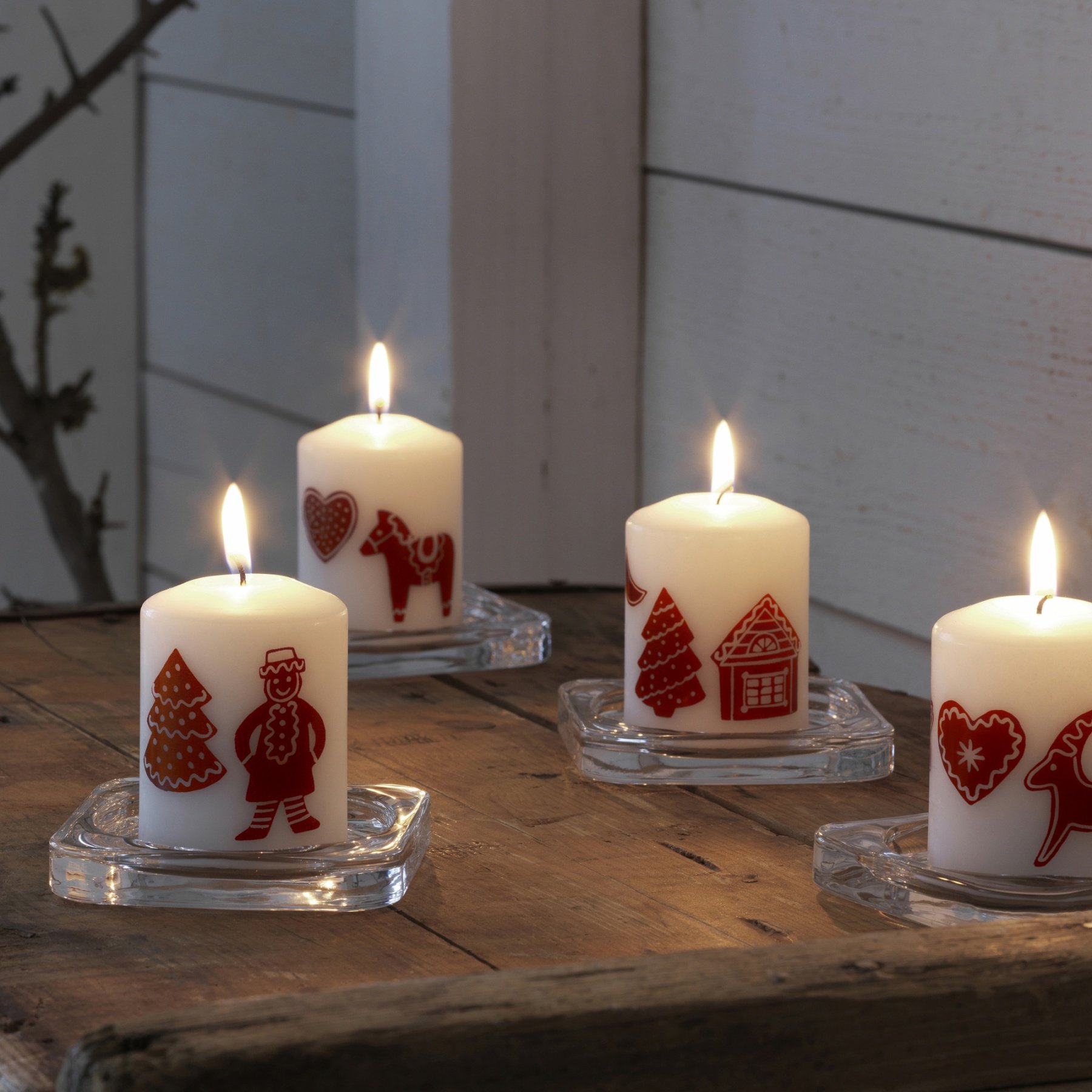 Reproduire la magie de Noël avec des bougies : 12 idées inspirantes