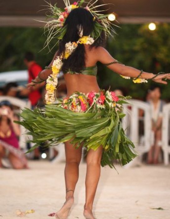 Le Tamure Danse Tahitienne Sensuelle Et Rythmee