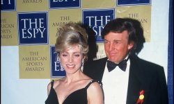 Donald Trump coincé entre son ex et Melania au mariage de sa fille Tiffany, splendide dans sa robe Elie Saab