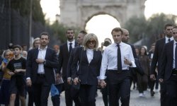 Brigitte Macron main dans la main avec Emmanuel, photos de leur parenthèse en amoureux en Italie
