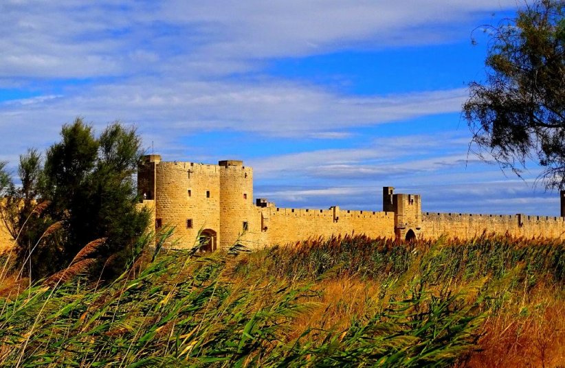Les remparts d'Aigues-Mortes ont été construits au XIIIe siècle.