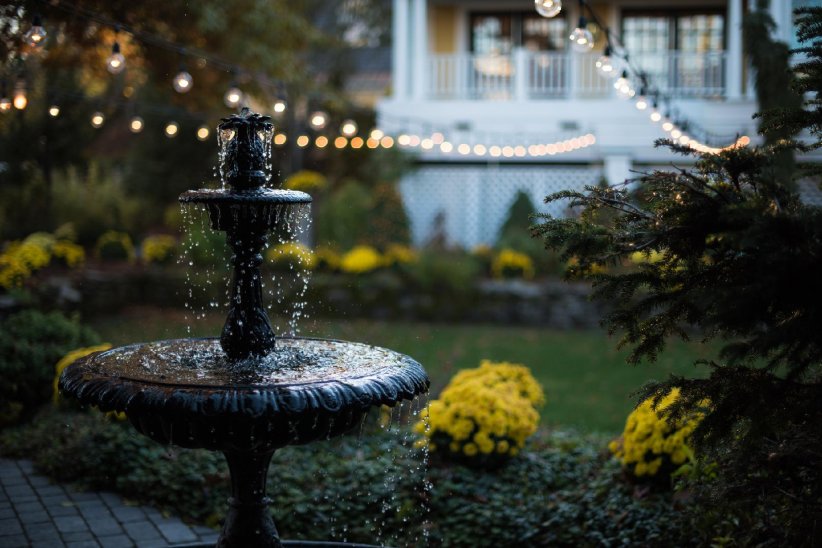 La fontaine de jardin, élément décoratif de votre jardin.