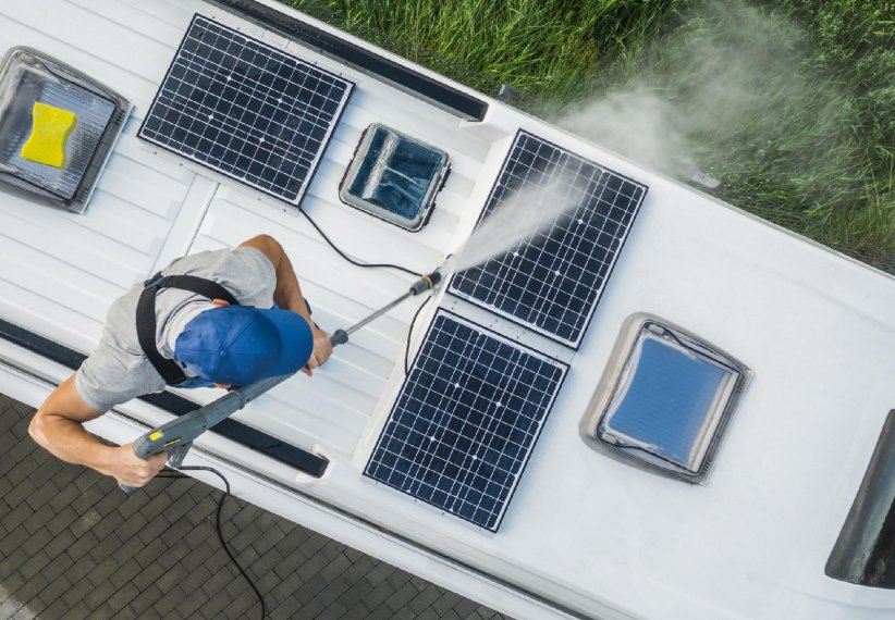 De plus en plus de camping-car sont dotés de panneaux solaires.