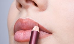 Gym Lips : ce tuto maquillage qui fait fureur pour avoir une bouche pulpeuse