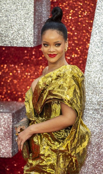 Rihanna et son chignon haut