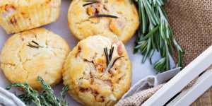 Muffins jambon fromage aux herbes