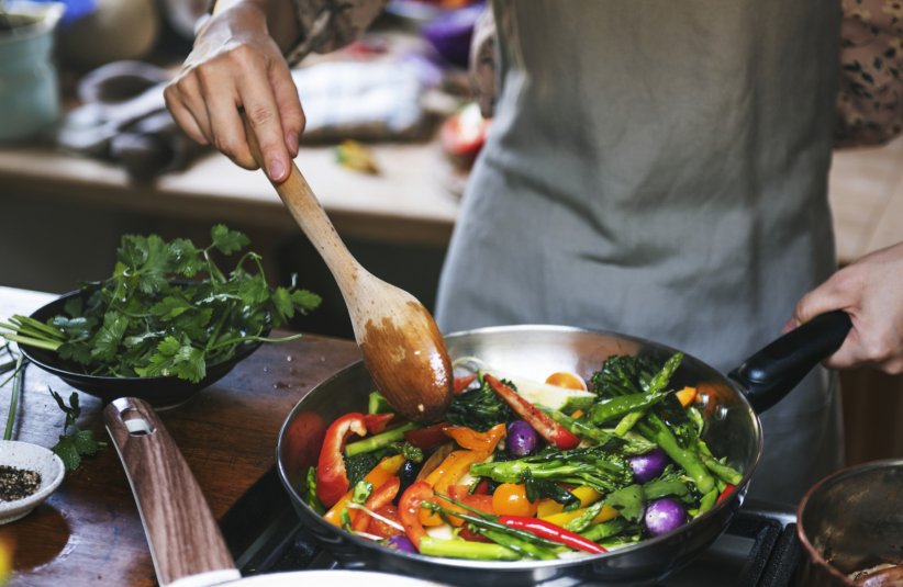 Les légumes verts contiennent peu de glucides et permettent de se rassasier sans prendre de risques.