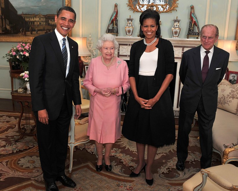 Barack et Michelle Obama en visite officielle à Buckingham Palace à Londres, le 1er avril 2009.