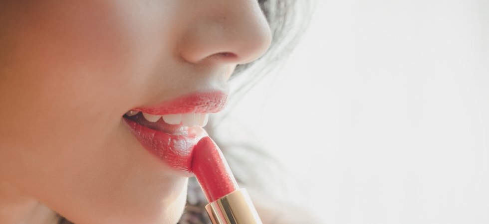 Découvrez l'appli pour trouver votre teinte de rouge à lèvres préférée