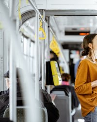 Voiture ou transports en commun : que choisir pour limiter ses dépenses ?